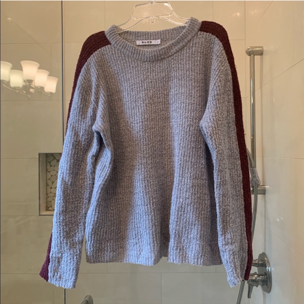 NA-KD Grey sweater with Maroon stripes size s